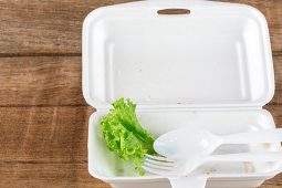 מגשים וכלים מקל קר